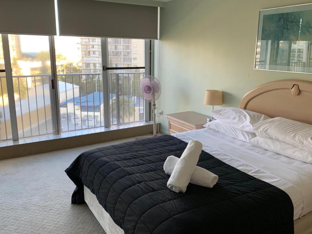 Condor Apartments By Gold Coast Premium Екстериор снимка